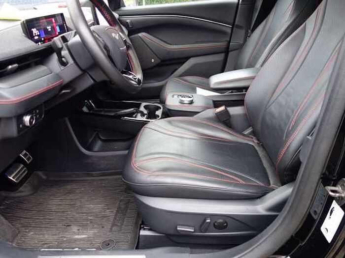 Ford Mustang Mach-E Basis AWD