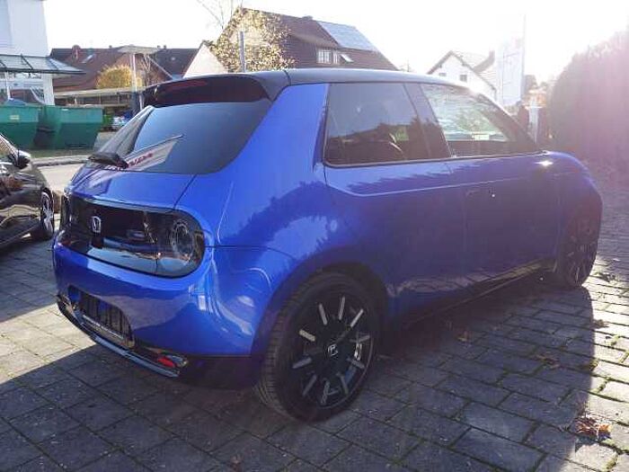 Honda e Advance 17' m. Leder