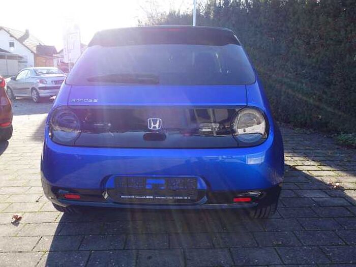 Honda e Advance 17' m. Leder