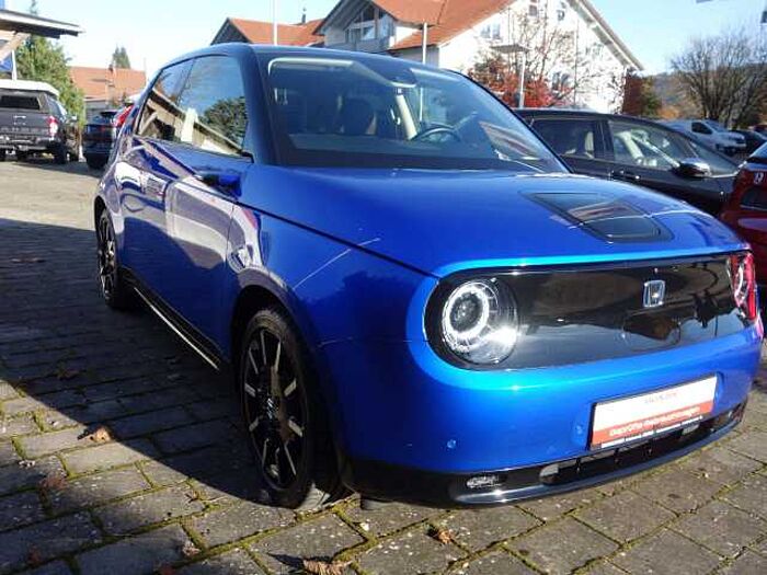 Honda e Advance 17' m. Leder