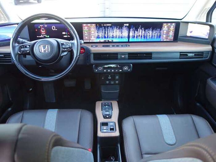 Honda e Advance 17' m. Leder