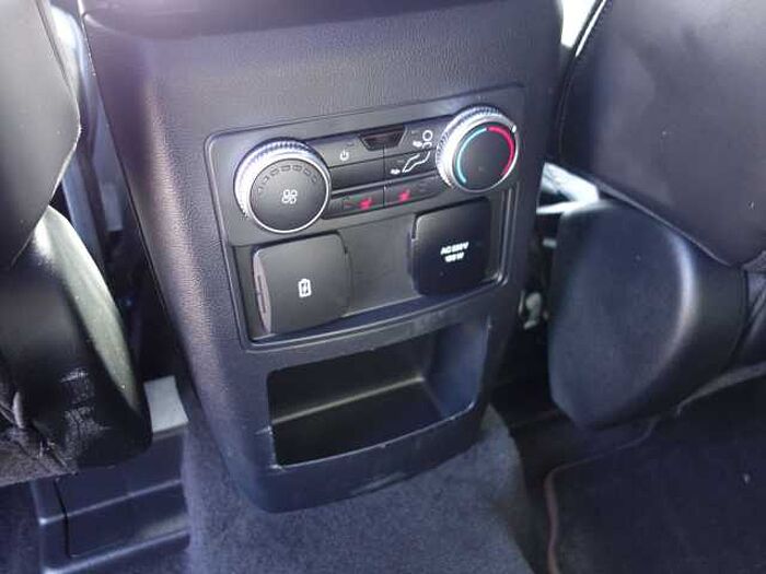 Ford Explorer Platinum Plug-in-Hybrid 4x4