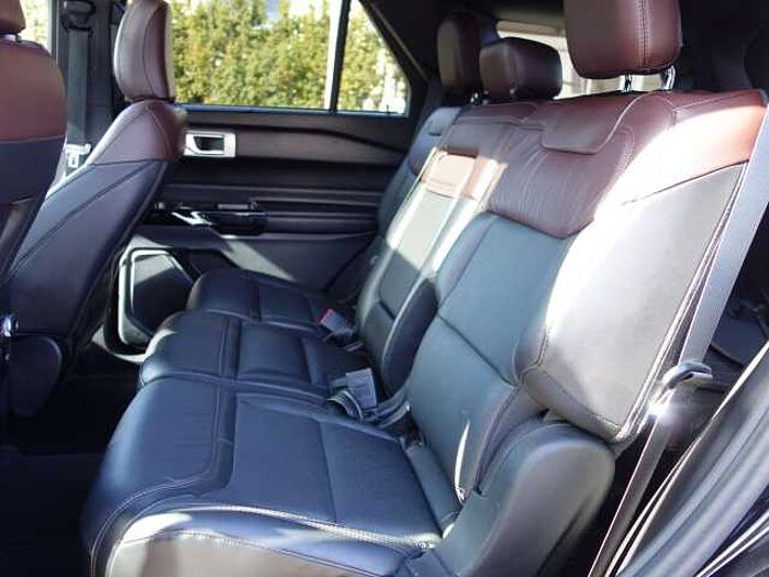 Ford Explorer Platinum Plug-in-Hybrid 4x4