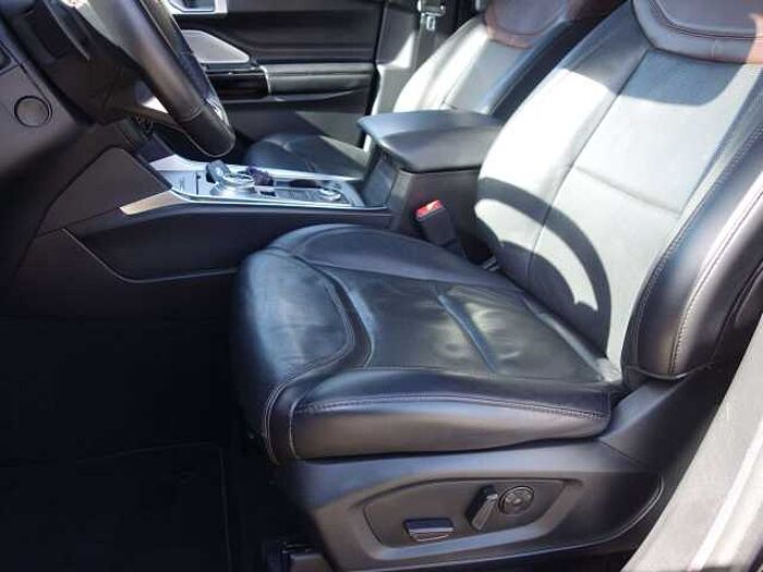 Ford Explorer Platinum Plug-in-Hybrid 4x4