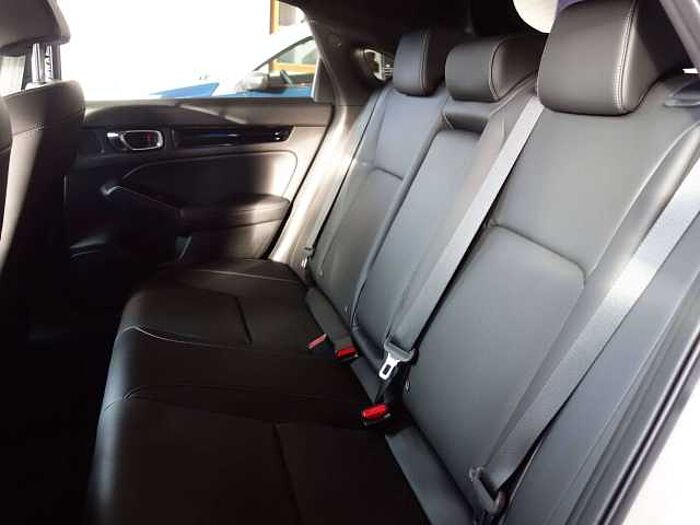Honda Civic e: HEV Advance