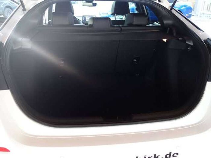 Honda Civic e: HEV Advance