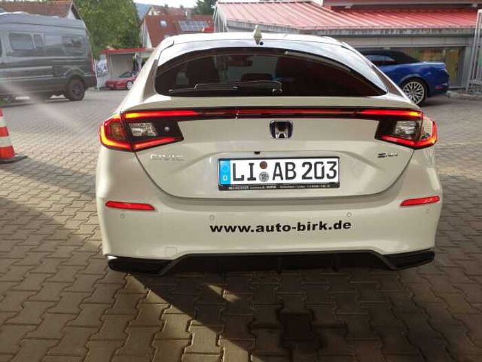 Honda Civic e: HEV Advance