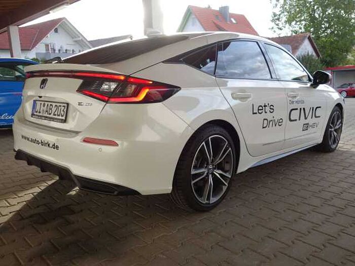 Honda Civic e: HEV Advance