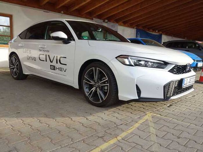Honda Civic e: HEV Advance