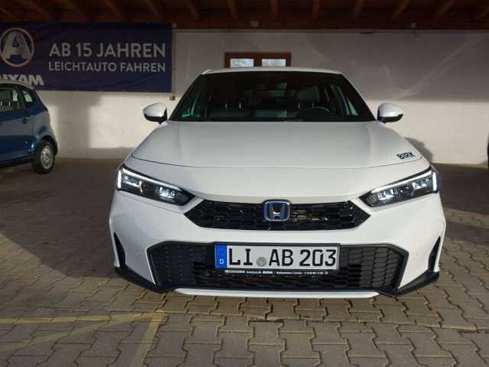 Honda Civic e: HEV Advance