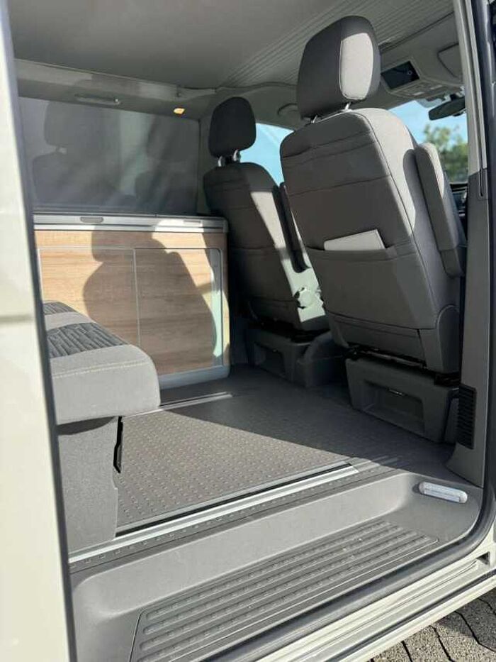 Volkswagen T6.1 California California Coast FWD m. Aufstelldach