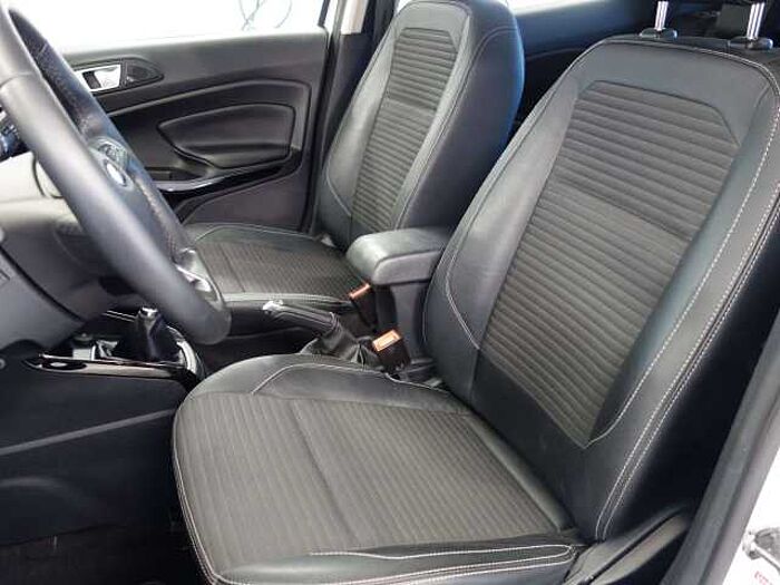 Ford EcoSport Titanium - wenig Kilometer