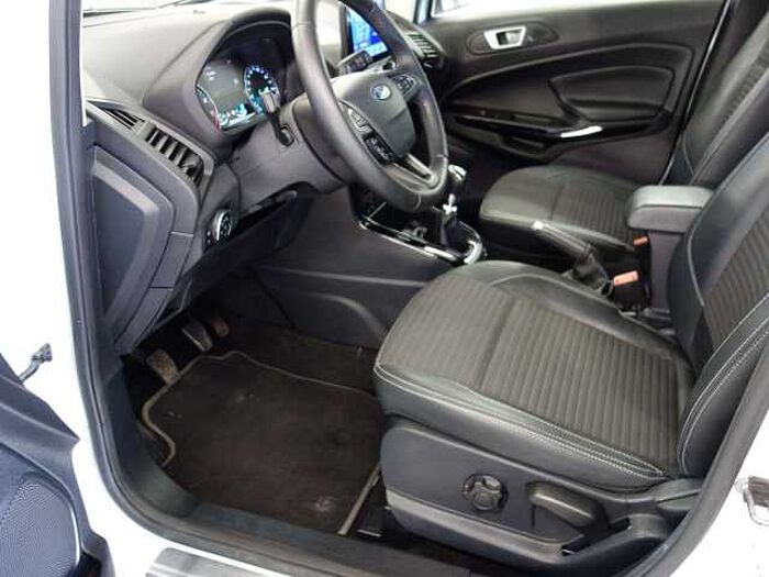 Ford EcoSport Titanium - wenig Kilometer