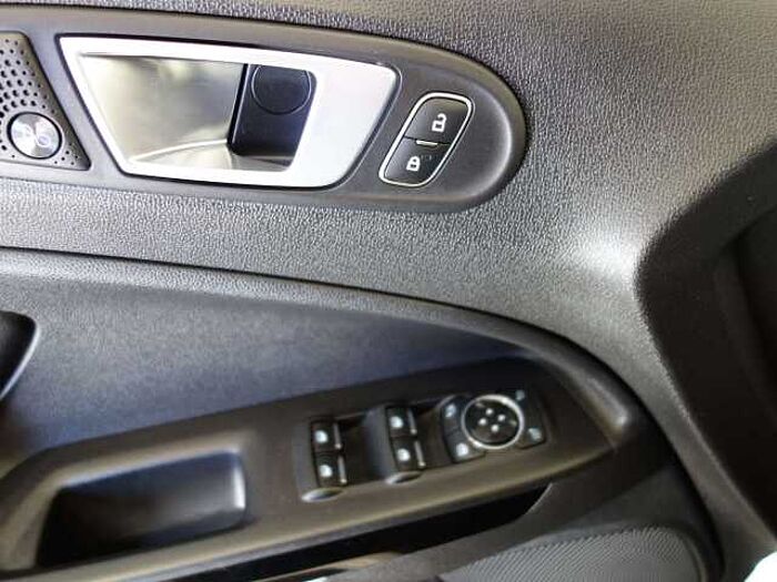 Ford EcoSport Titanium - wenig Kilometer