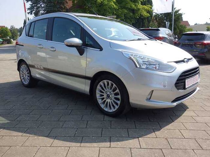 Ford B-Max Titanium mit Schiebetüren